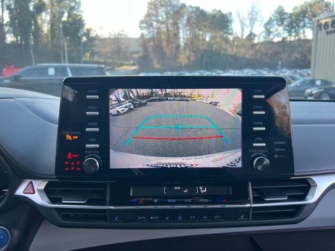 Used 2021 Toyota Sienna XLE image 23