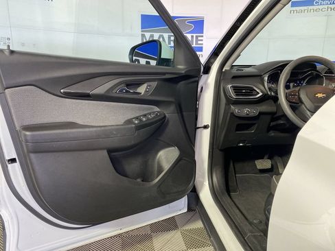 Used 2023 Chevrolet TrailBlazer LT FWD image 27