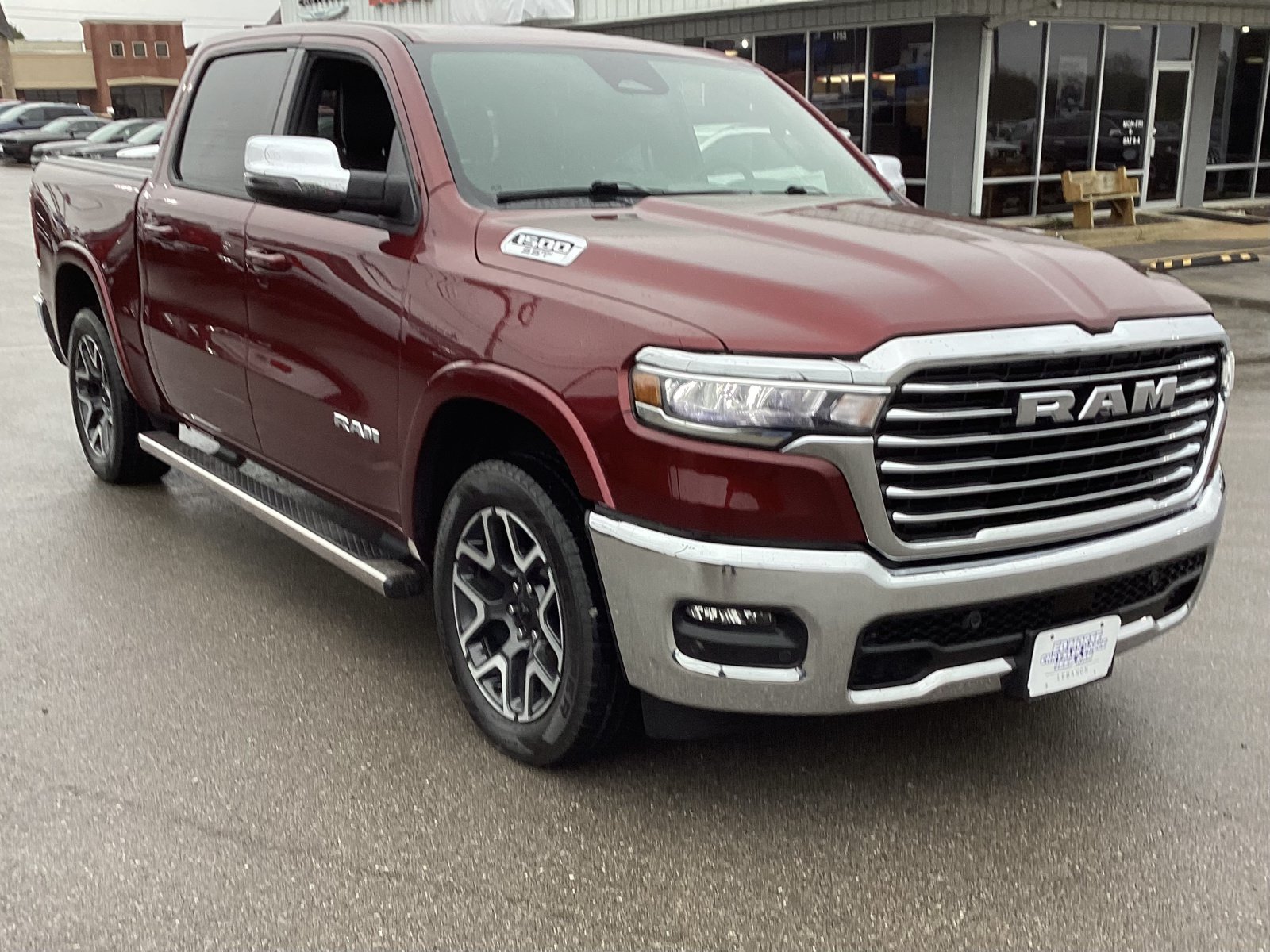 Used 2025 RAM 1500 Laramie AWD/4WD image 3