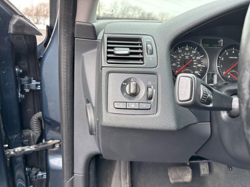 Used 2011 Volvo S40 T5 w/ Preferred Pkg image 13