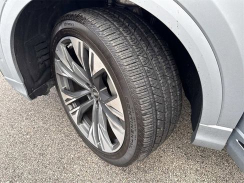 Used 2025 Audi Q8 Premium image 30