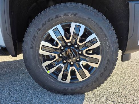 New 2026 GMC Sierra 2500 Denali Ultimate AWD/4WD image 32