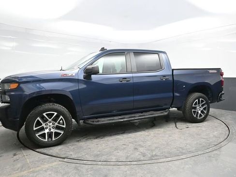 Used 2019 Chevrolet Silverado 1500 Custom Trail Boss w/ Custom Convenience Package image 3