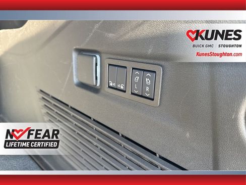 Used 2025 GMC Yukon XL Denali Ultimate image 33