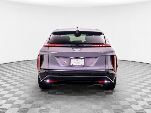 Certified 2025 Cadillac Lyriq Luxury w/ LPO, Floor Liner Package AWD/4WD image 4