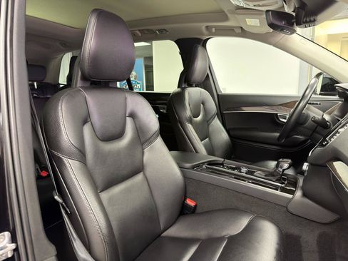 Used 2018 Volvo XC90 T6 Momentum w/ Convenience Package AWD/4WD image 12
