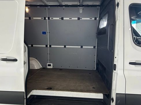 Used 2025 Mercedes-Benz Sprinter 2500 image 36