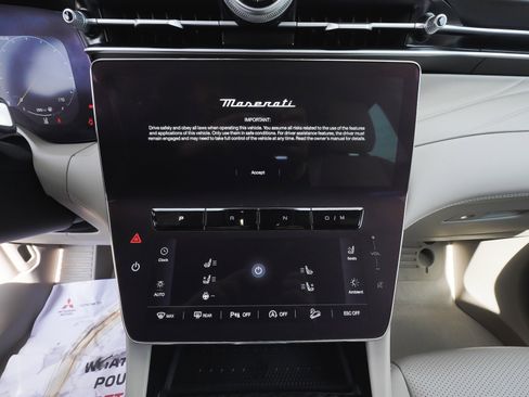 Used 2023 Maserati Grecale GT AWD/4WD image 26