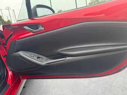 Used 2017 MAZDA MX-5 Miata RF Grand Touring RWD image 12
