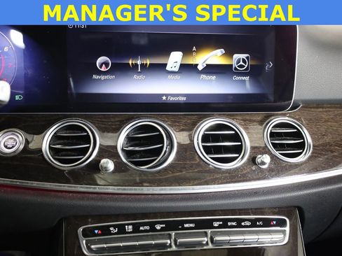 Certified 2019 Mercedes-Benz E 300 4MATIC image 17