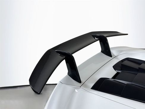 Used 2019 Lamborghini Huracan LP 580-2 RWD image 34