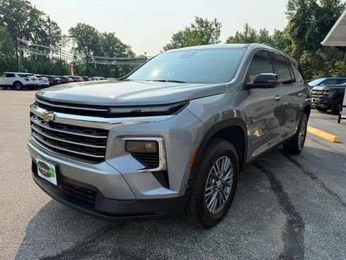 Used 2026 Chevrolet Traverse LT AWD/4WD image 7
