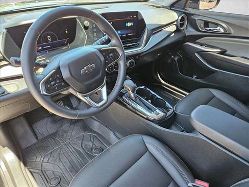 Used 2024 Chevrolet Trax ACTIV w/ Sunroof Package FWD image 13