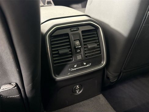 Used 2024 Porsche Macan Turbo image 36