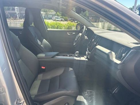 Used 2025 Volvo XC60 B5 Plus AWD/4WD image 15