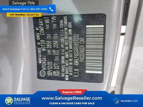 Used 2024 Hyundai Elantra Limited image 16