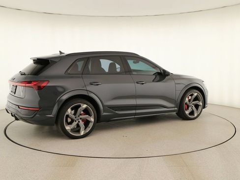 Certified 2024 Audi SQ8 e-tron Premium Plus w/ Black Optic Package AWD/4WD image 7