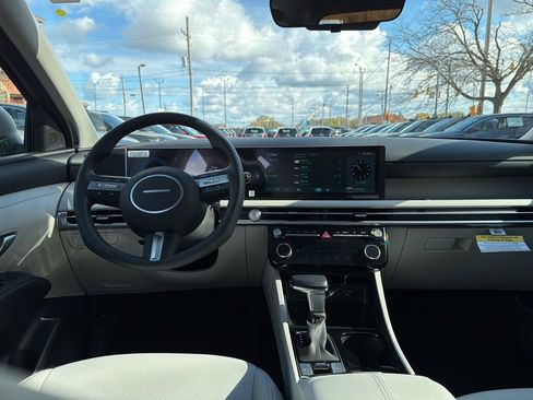 New 2026 Hyundai Tucson SEL image 18