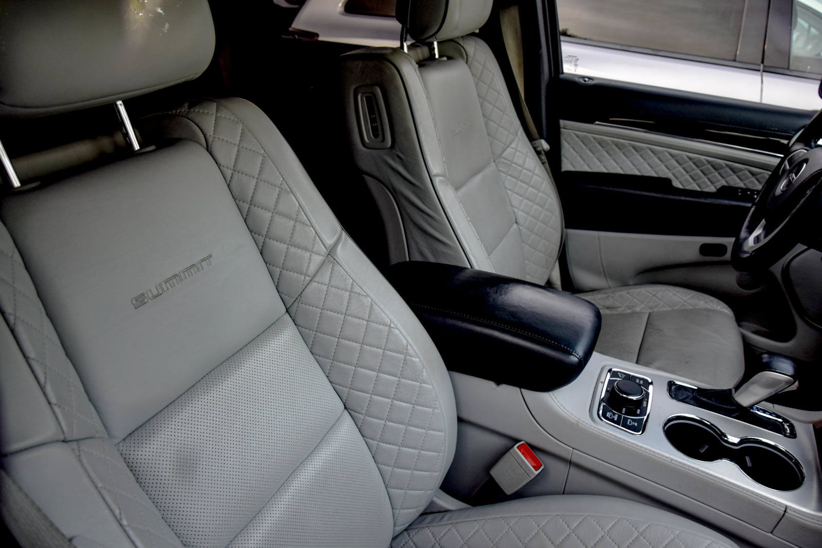 Used 2020 Jeep Grand Cherokee Summit AWD/4WD image 20