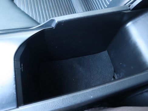 Used 2019 Toyota Camry SE w/ Carpet Mat Package image 67