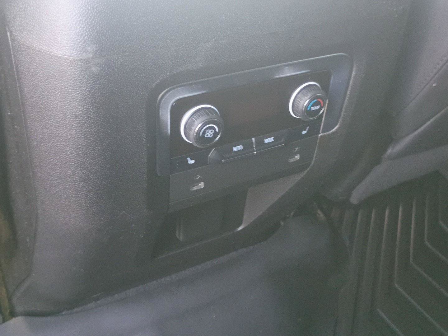 Used 2022 Chevrolet Suburban Premier AWD/4WD image 11