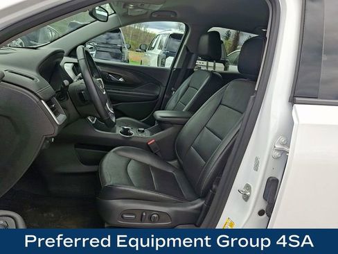 Used 2023 GMC Terrain SLT image 2