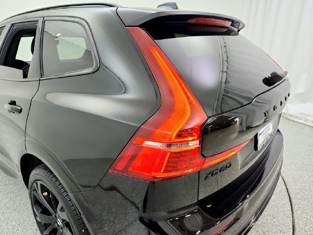 Used 2024 Volvo XC60 T8 Ultimate w/ Climate Package AWD/4WD image 52
