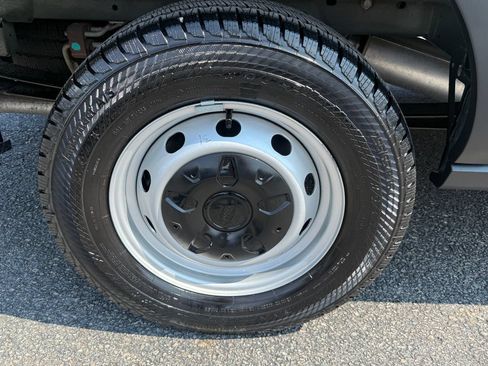 Used 2025 Ford Transit 150 148 Medium Roof w/ Load Area Protection Package RWD image 31