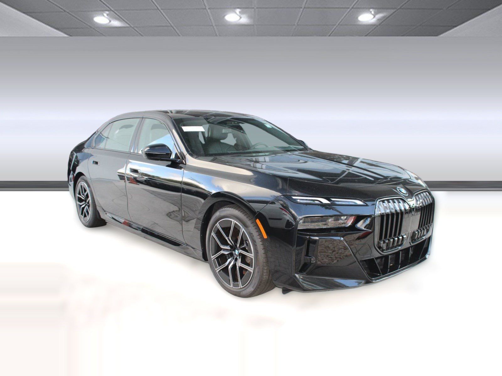 Used 2026 BMW 750e xDrive AWD/4WD image 7