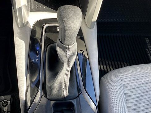 Certified 2025 Toyota Corolla Cross L image 18