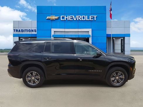 Certified 2026 Chevrolet Traverse LT FWD image 10