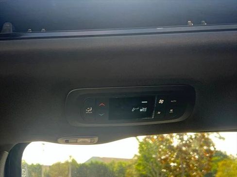 Certified 2026 Chrysler Pacifica Limited w/ S Appearance Package FWD image 25