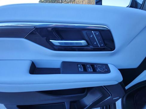 Certified 2025 Chevrolet Tahoe Premier image 27