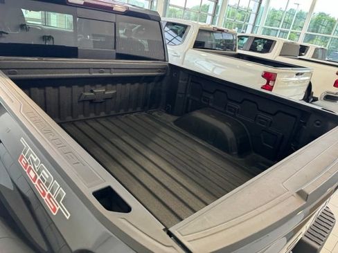 Certified 2021 Chevrolet Silverado 1500 LT Trail Boss w/ Convenience Package II AWD/4WD image 44