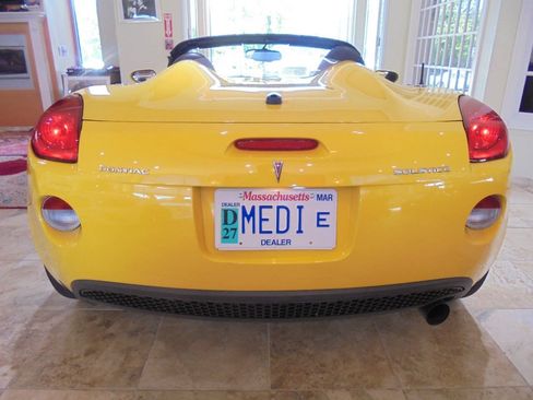 Used 2007 Pontiac Solstice Convertible RWD image 26