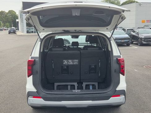 Used 2026 Kia Carnival LXS FWD image 32