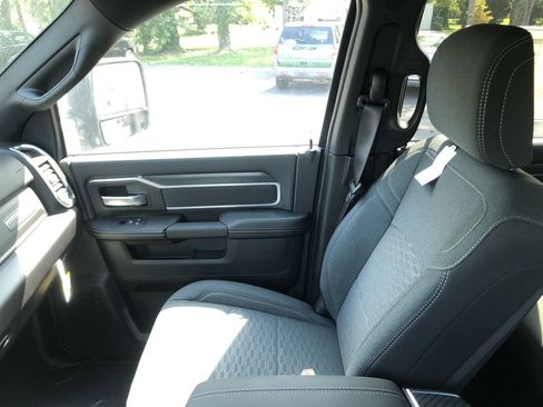 New 2025 RAM 2500 Big Horn image 31