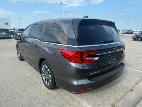 Used 2023 Honda Odyssey EX-L image 2