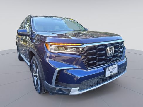 Used 2023 Honda Pilot Touring image 3