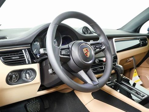 New 2026 Porsche Macan image 4