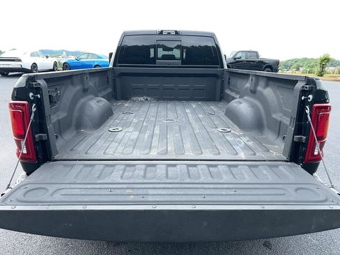 Used 2025 RAM 3500 Limited AWD/4WD image 33
