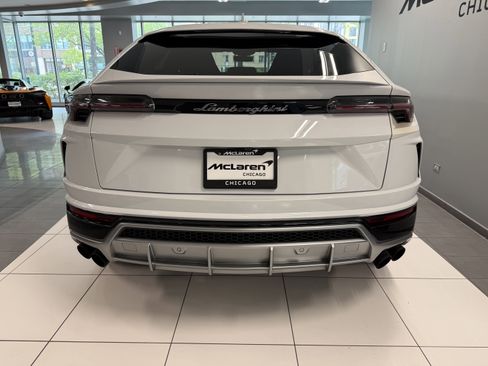 Used 2020 Lamborghini Urus AWD/4WD image 3