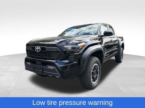 Used 2024 Toyota Tacoma TRD Off-Road image 4