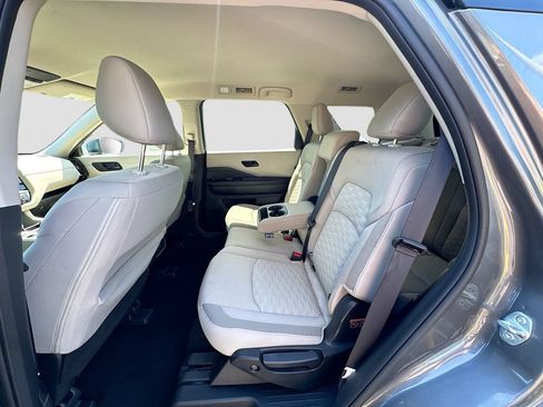 Used 2024 Nissan Pathfinder SV AWD/4WD image 25