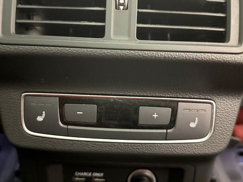 Used 2021 Audi SQ5 Prestige AWD/4WD image 22