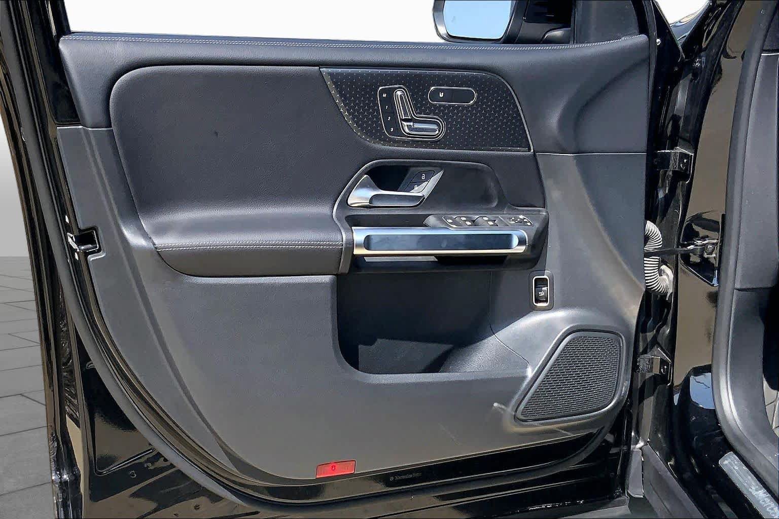 Used 2024 Mercedes-Benz GLB 250 image 24