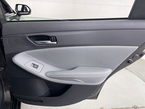 Used 2019 Toyota Avalon XLE image 23