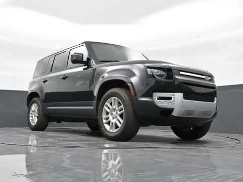 Used 2024 Land Rover Defender 110 S image 40