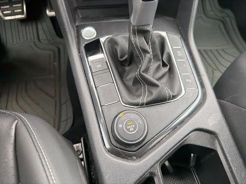 Used 2023 Volkswagen Tiguan SE R-Line image 60