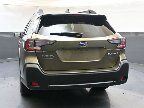 Used 2025 Subaru Outback Premium image 4